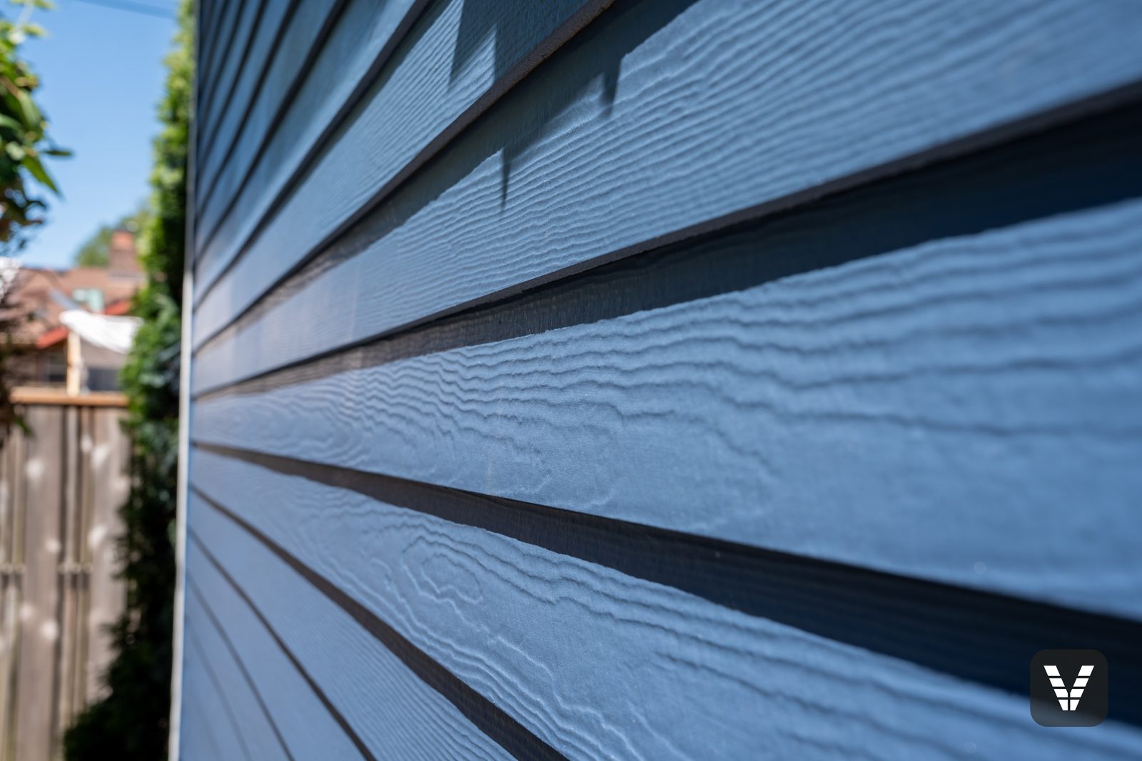 Cedarmill texture up close at the narrow 4-inch reveal